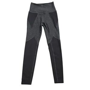 NWT Beyond Yoga High Waisted, Colorblock‎ Leggings, Black / Grey, Size Medium